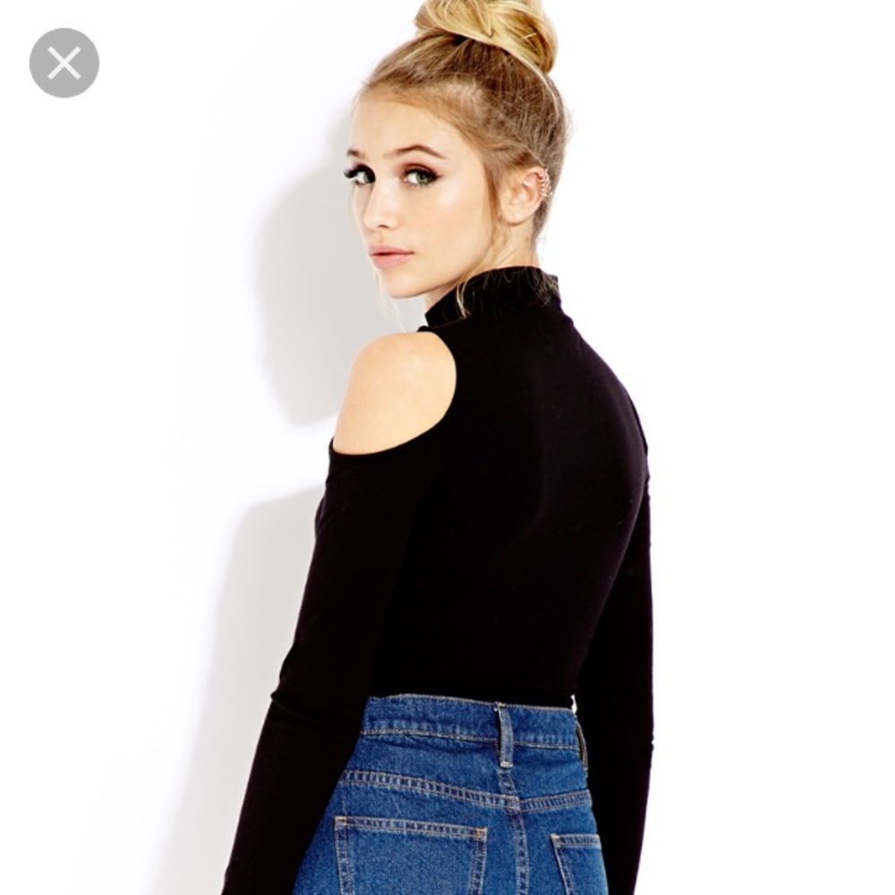 Forever 21 velvet cold shoulder top